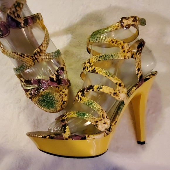 Rouge Helium Womens Strappy Heels Yellow Clubbin - Picture 5 of 8